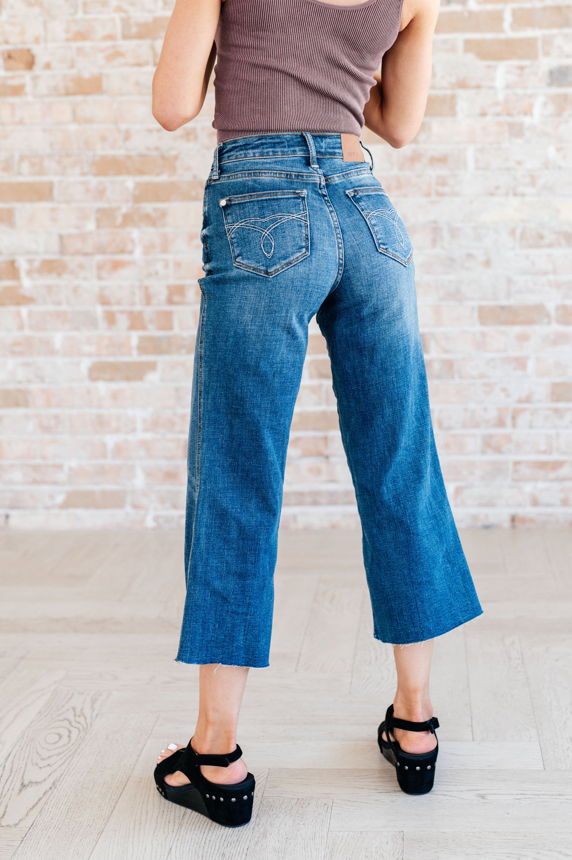 Hayes High Rise Wide Leg Crop Jeans - Simply Polished Boutique