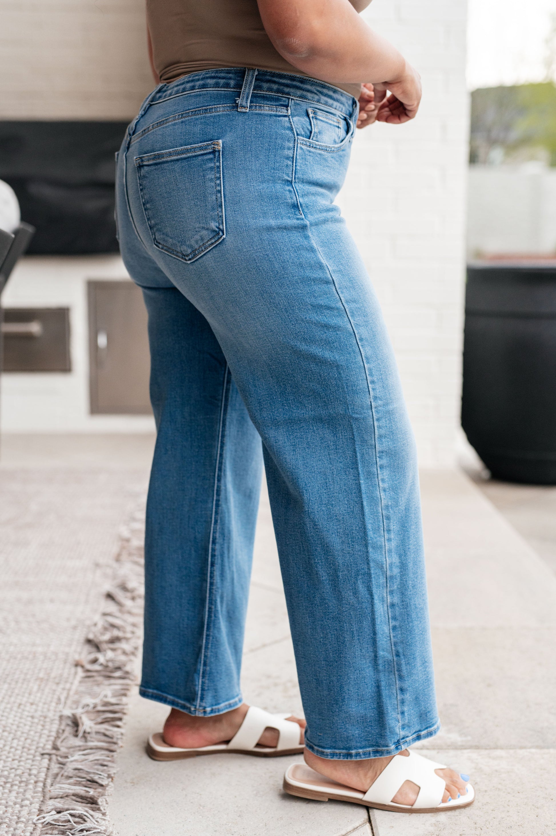 Hayes High Rise Wide Leg Crop Jeans - Simply Polished Boutique